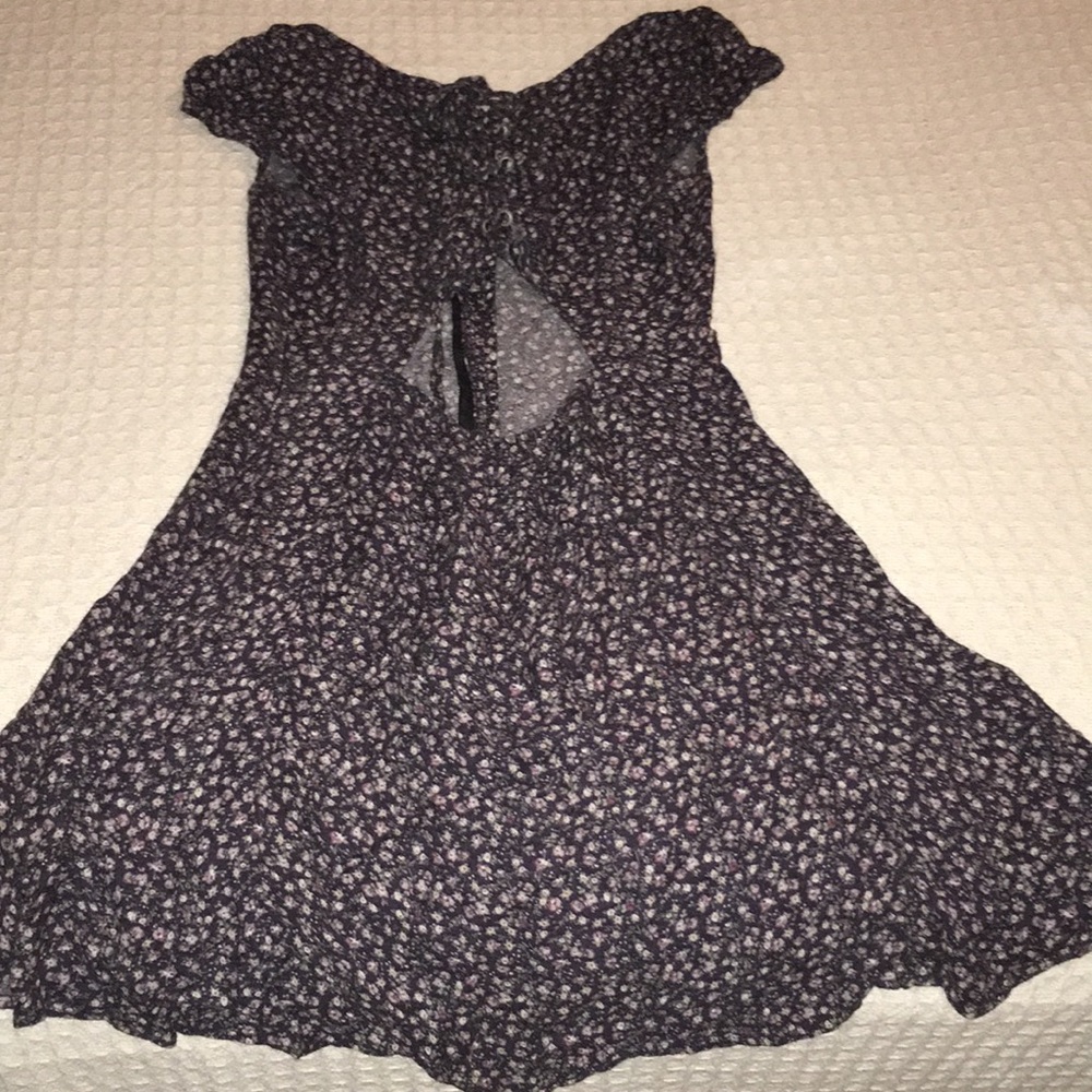 American eagle dress. Cute key hole.